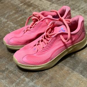 R.A.D one global shoes

8.5 women’s size
7 men size